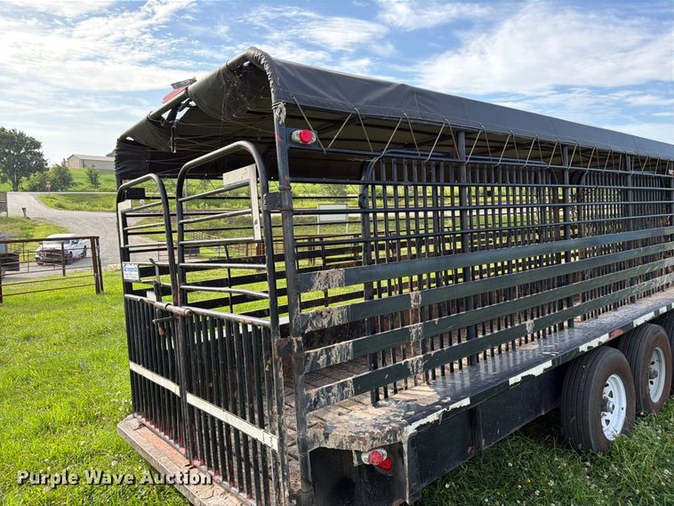 image for item FK3117 2015 Gooseneck Trailer Mfg. Co. Inc. B781T livestock trailer