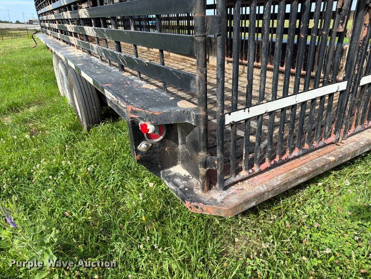 image for item FK3117 2015 Gooseneck Trailer Mfg. Co. Inc. B781T livestock trailer