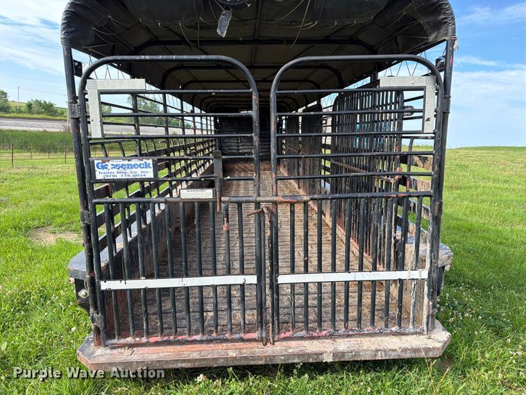 image for item FK3117 2015 Gooseneck Trailer Mfg. Co. Inc. B781T livestock trailer