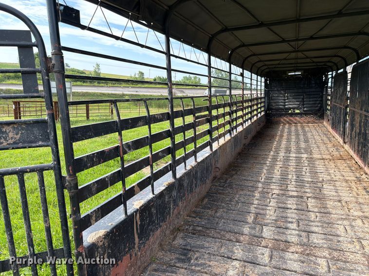 image for item FK3117 2015 Gooseneck Trailer Mfg. Co. Inc. B781T livestock trailer