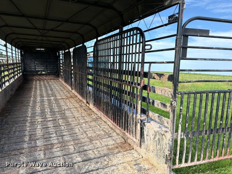 image for item FK3117 2015 Gooseneck Trailer Mfg. Co. Inc. B781T livestock trailer
