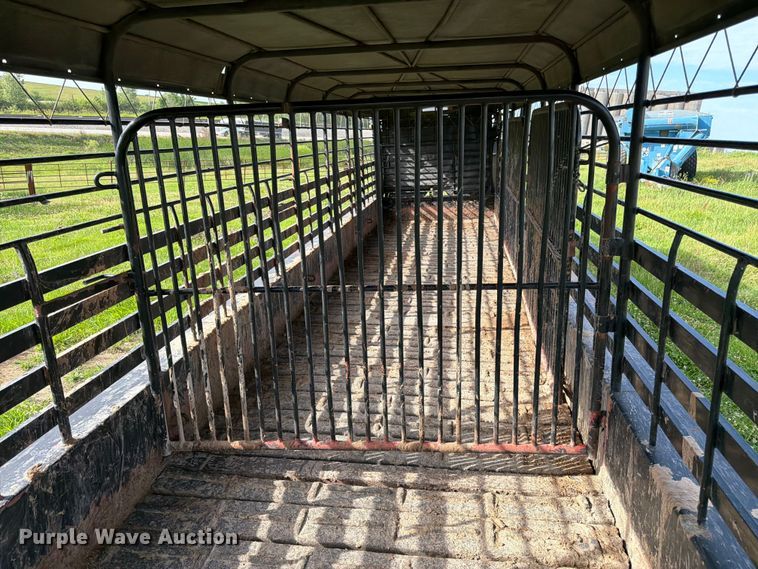 image for item FK3117 2015 Gooseneck Trailer Mfg. Co. Inc. B781T livestock trailer