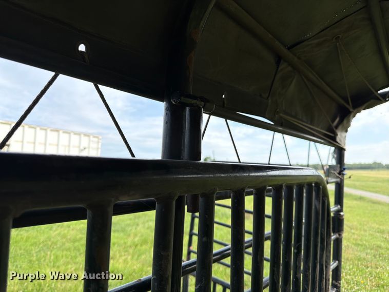 image for item FK3117 2015 Gooseneck Trailer Mfg. Co. Inc. B781T livestock trailer