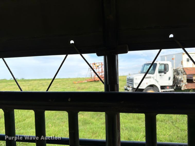 image for item FK3117 2015 Gooseneck Trailer Mfg. Co. Inc. B781T livestock trailer