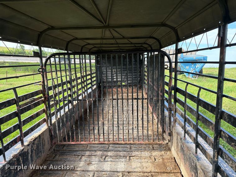 image for item FK3117 2015 Gooseneck Trailer Mfg. Co. Inc. B781T livestock trailer
