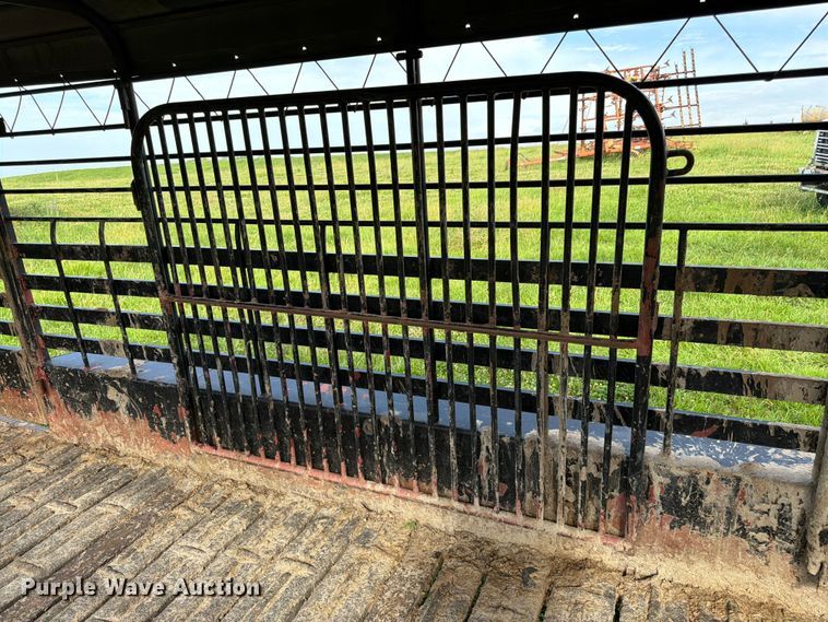 image for item FK3117 2015 Gooseneck Trailer Mfg. Co. Inc. B781T livestock trailer