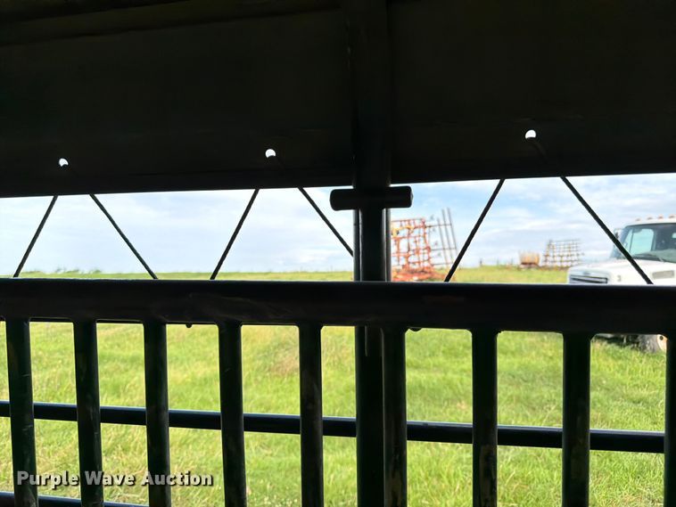 image for item FK3117 2015 Gooseneck Trailer Mfg. Co. Inc. B781T livestock trailer