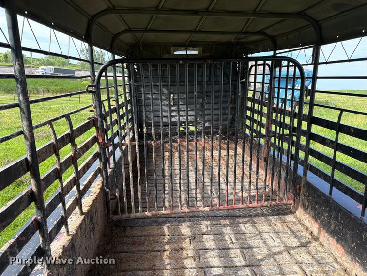 image for item FK3117 2015 Gooseneck Trailer Mfg. Co. Inc. B781T livestock trailer