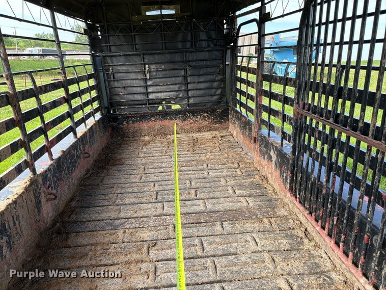 image for item FK3117 2015 Gooseneck Trailer Mfg. Co. Inc. B781T livestock trailer