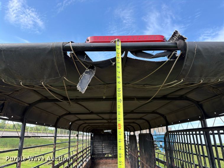 image for item FK3117 2015 Gooseneck Trailer Mfg. Co. Inc. B781T livestock trailer