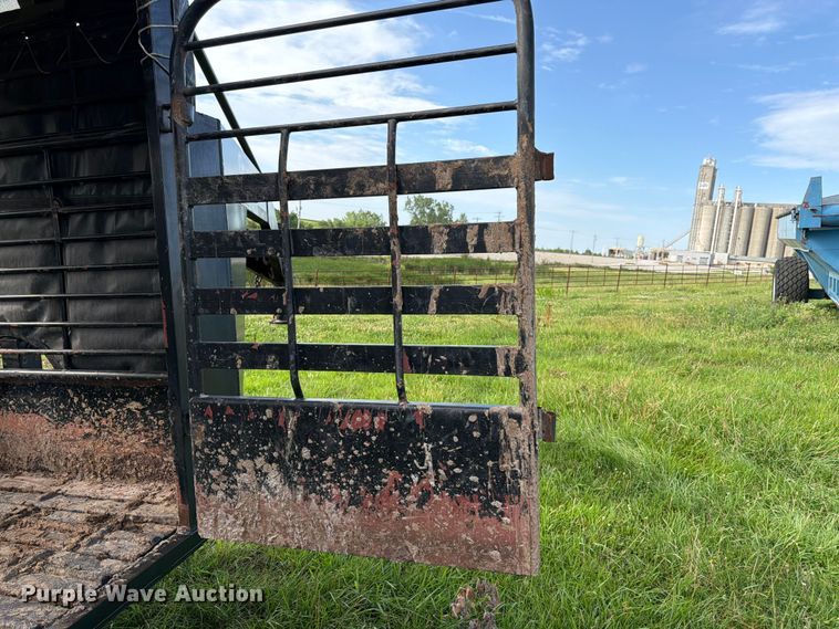 image for item FK3117 2015 Gooseneck Trailer Mfg. Co. Inc. B781T livestock trailer