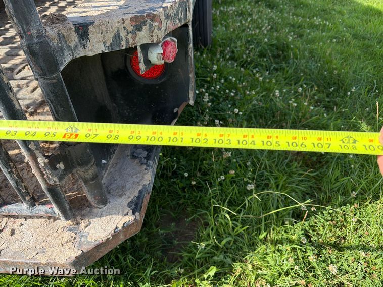 image for item FK3117 2015 Gooseneck Trailer Mfg. Co. Inc. B781T livestock trailer