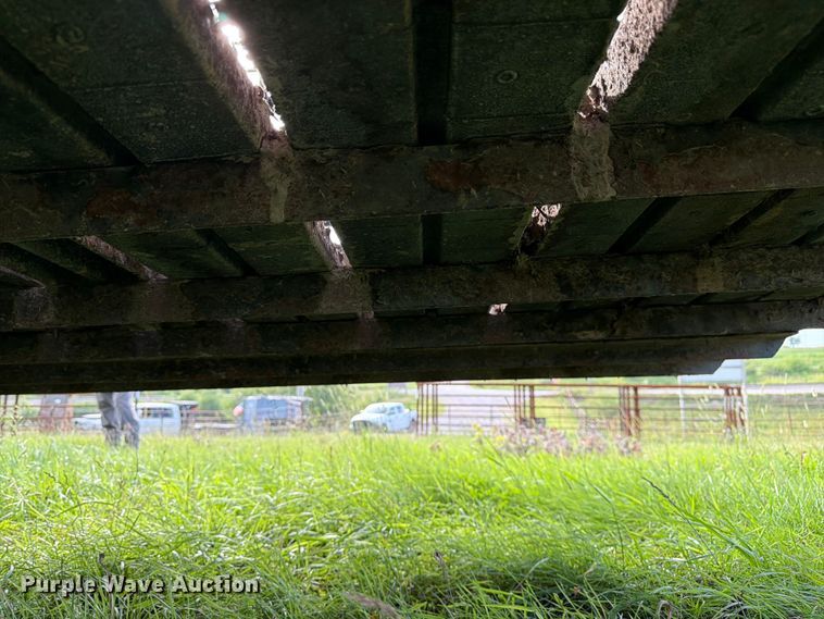 image for item FK3117 2015 Gooseneck Trailer Mfg. Co. Inc. B781T livestock trailer