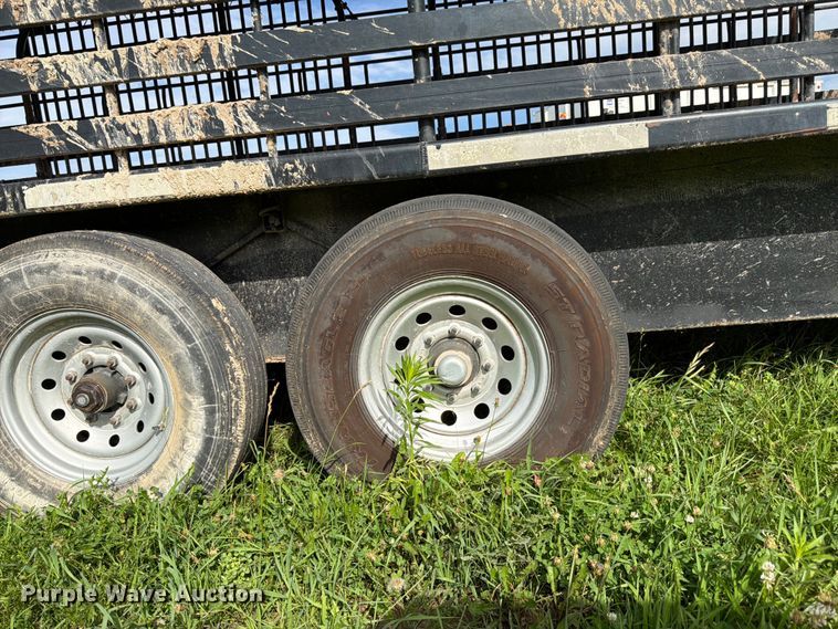 image for item FK3117 2015 Gooseneck Trailer Mfg. Co. Inc. B781T livestock trailer