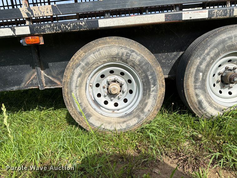 image for item FK3117 2015 Gooseneck Trailer Mfg. Co. Inc. B781T livestock trailer