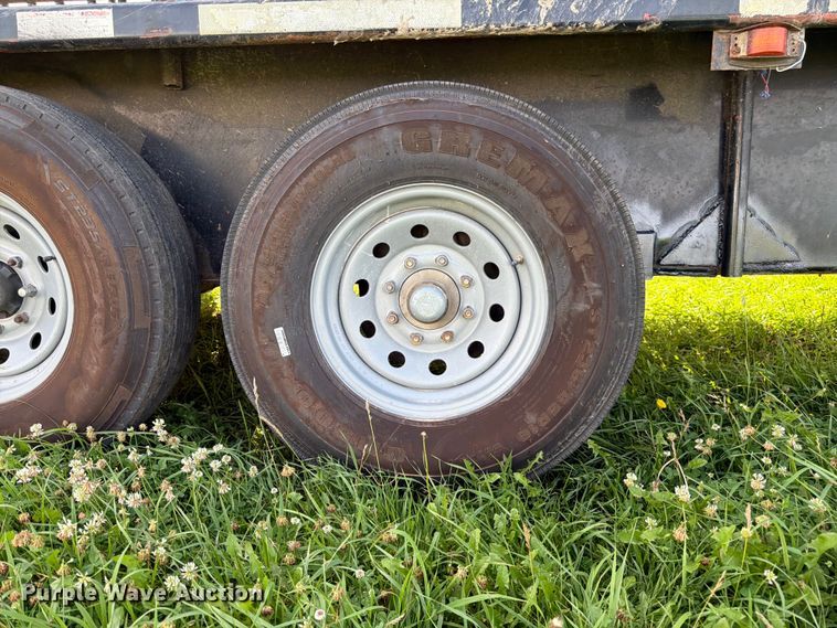 image for item FK3117 2015 Gooseneck Trailer Mfg. Co. Inc. B781T livestock trailer