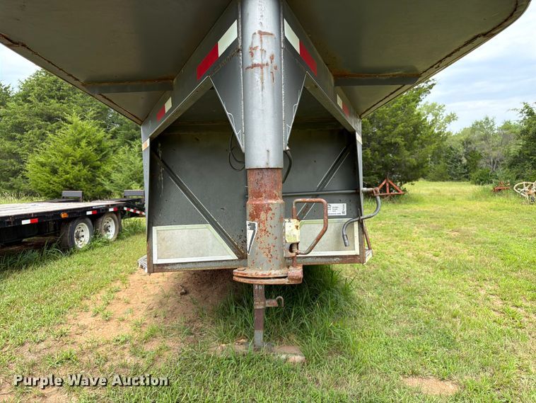 image for item FK3235 1999 Ponderosa Special Edition livestock trailer