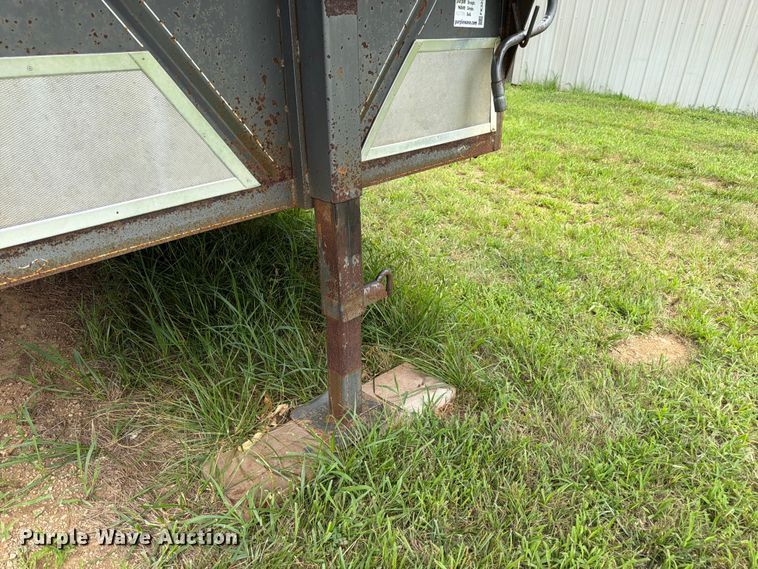 image for item FK3235 1999 Ponderosa Special Edition livestock trailer