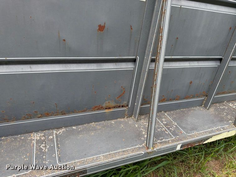 image for item FK3235 1999 Ponderosa Special Edition livestock trailer