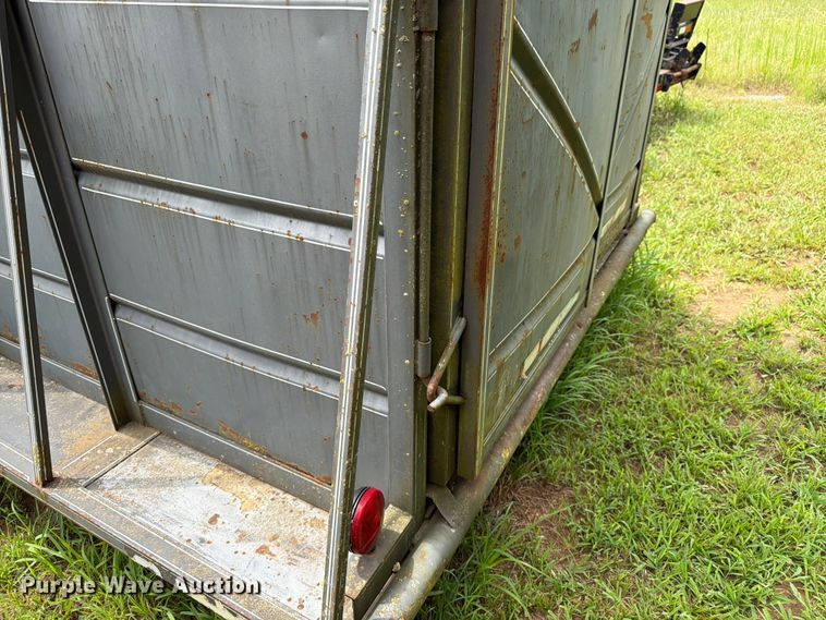 image for item FK3235 1999 Ponderosa Special Edition livestock trailer