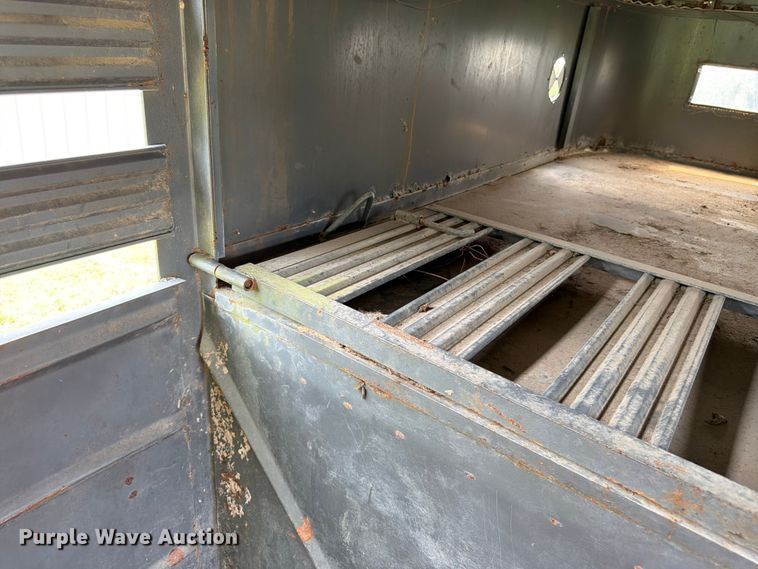 image for item FK3235 1999 Ponderosa Special Edition livestock trailer