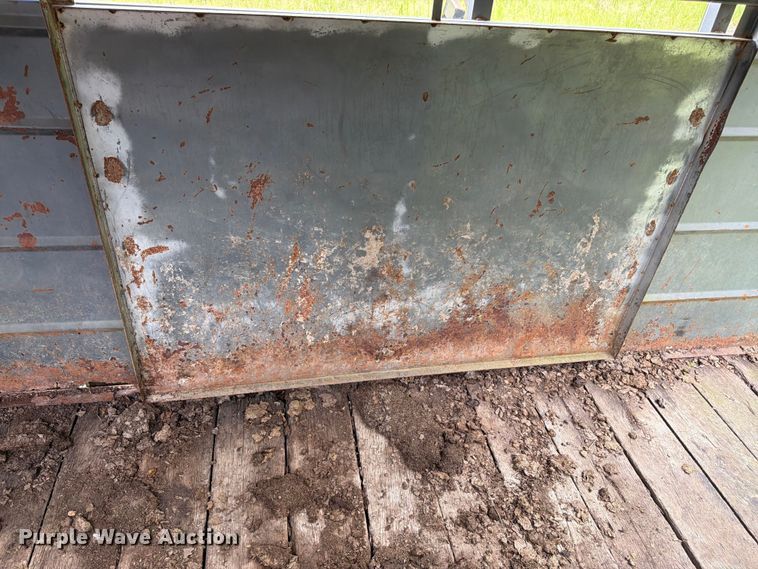 image for item FK3235 1999 Ponderosa Special Edition livestock trailer