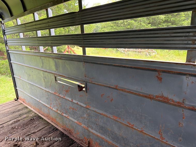 image for item FK3235 1999 Ponderosa Special Edition livestock trailer