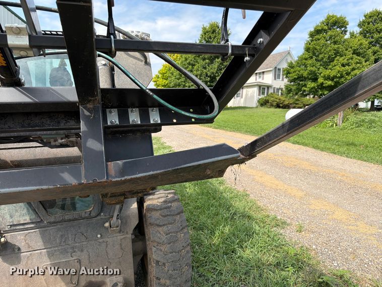 image for item FK3237 Hoelscher 100 skid steer bale accumulator grapple