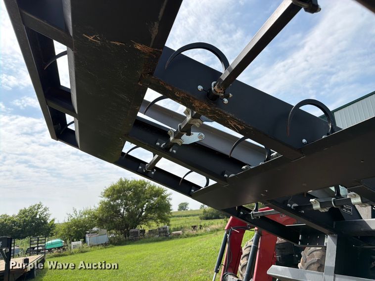 image for item FK3237 Hoelscher 100 skid steer bale accumulator grapple