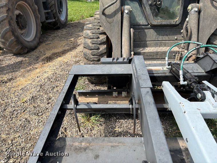 image for item FK3237 Hoelscher 100 skid steer bale accumulator grapple