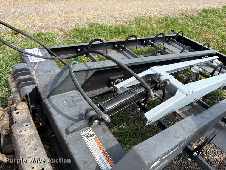 image for item FK3237 Hoelscher 100 skid steer bale accumulator grapple