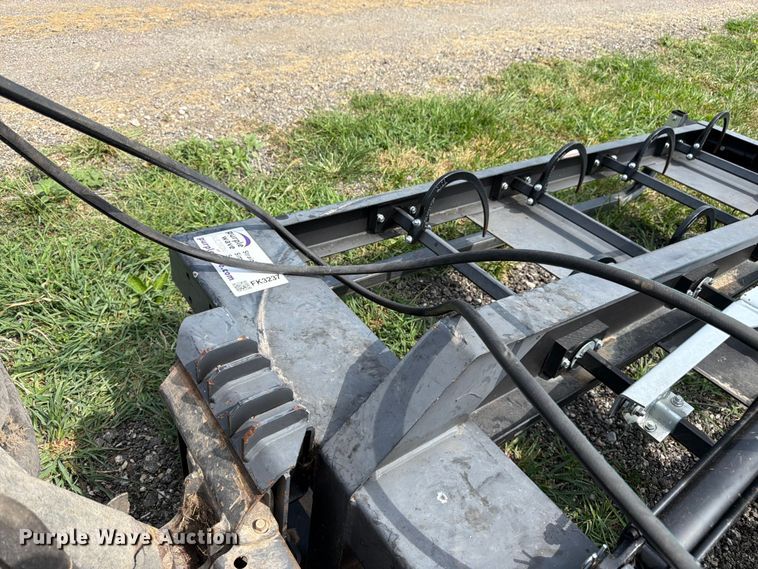 image for item FK3237 Hoelscher 100 skid steer bale accumulator grapple