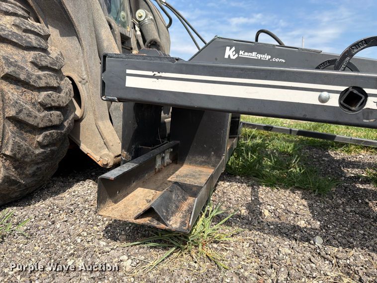 image for item FK3237 Hoelscher 100 skid steer bale accumulator grapple