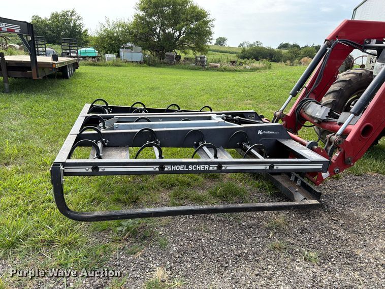 image for item FK3238 Hoelscher 100 bale accumulator grapple