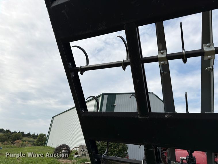 image for item FK3238 Hoelscher 100 bale accumulator grapple