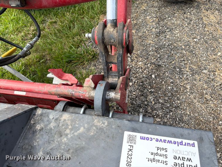 image for item FK3238 Hoelscher 100 bale accumulator grapple