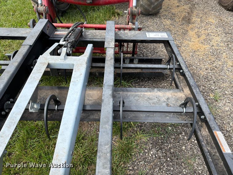 image for item FK3238 Hoelscher 100 bale accumulator grapple