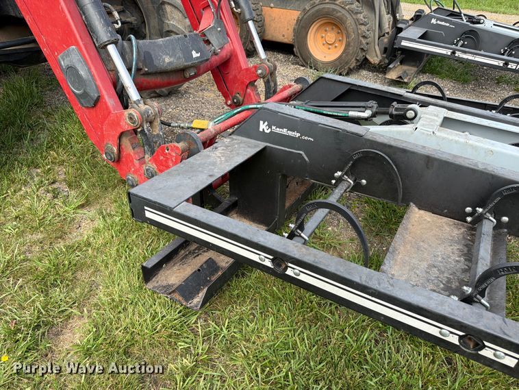 image for item FK3238 Hoelscher 100 bale accumulator grapple