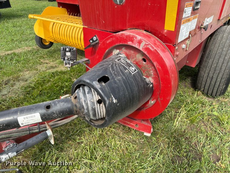 image for item FK3239 2021 New Holland BC5070 small square baler