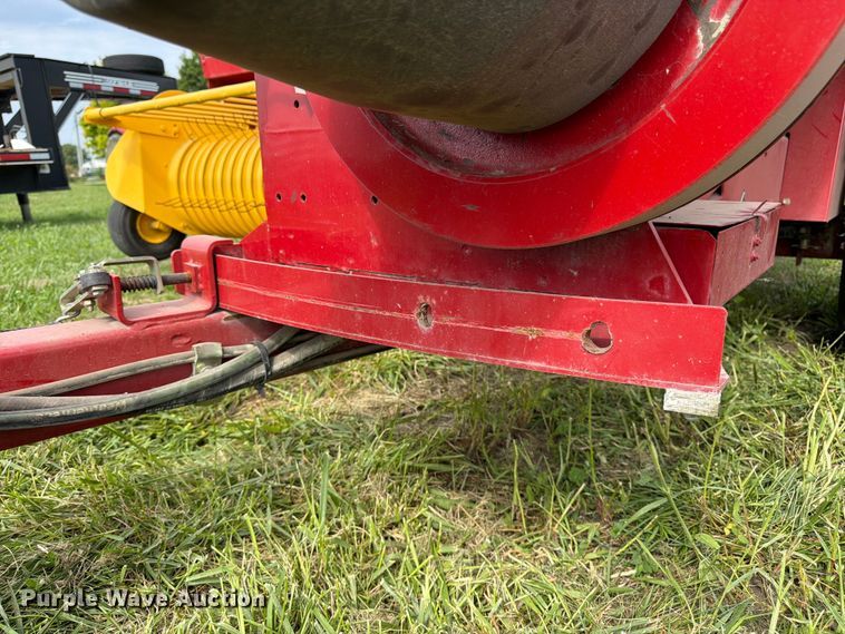 image for item FK3239 2021 New Holland BC5070 small square baler