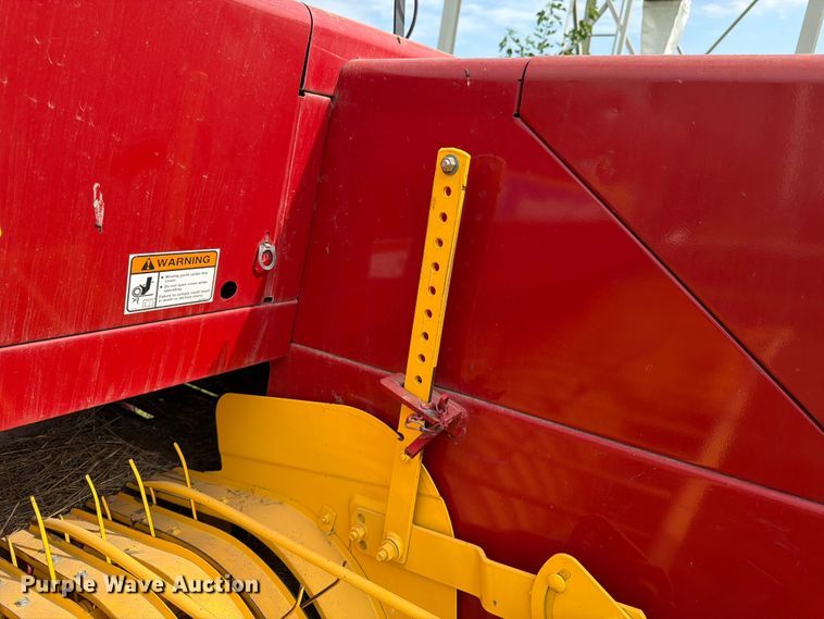 image for item FK3239 2021 New Holland BC5070 small square baler