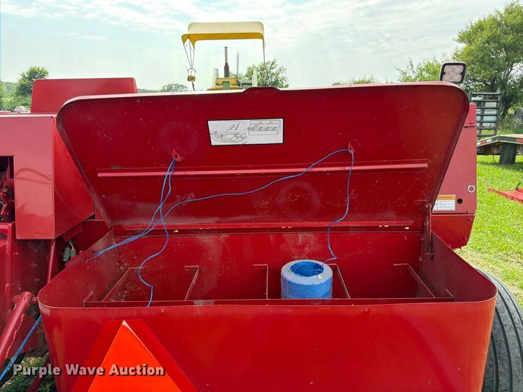 image for item FK3239 2021 New Holland BC5070 small square baler