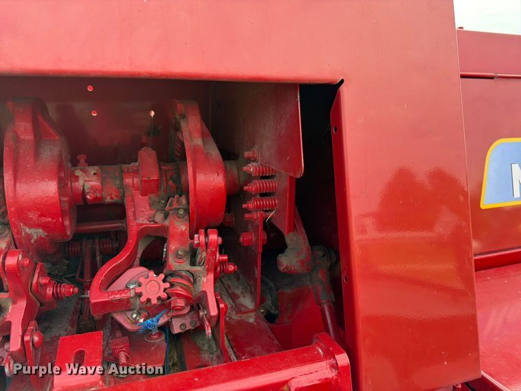 image for item FK3239 2021 New Holland BC5070 small square baler