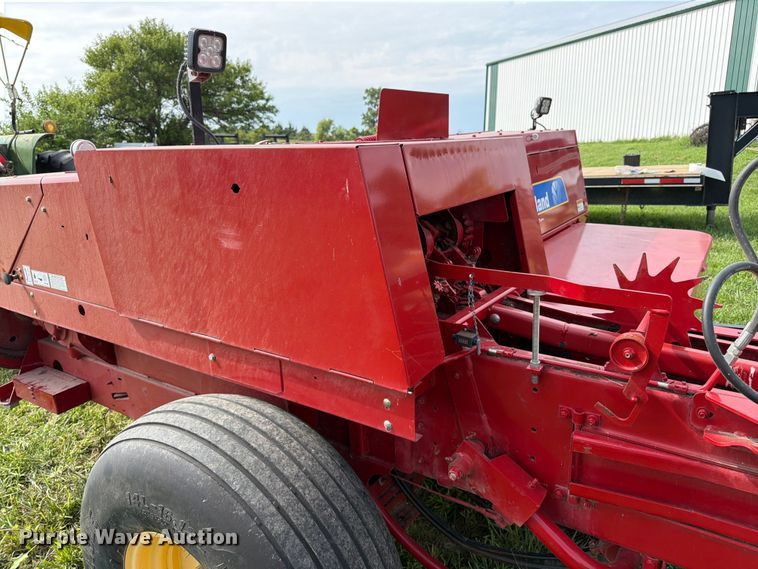 image for item FK3239 2021 New Holland BC5070 small square baler