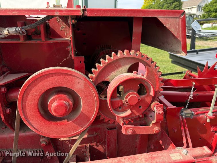 image for item FK3239 2021 New Holland BC5070 small square baler