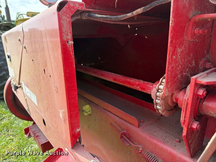 image for item FK3239 2021 New Holland BC5070 small square baler
