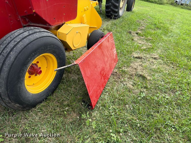 image for item FK3239 2021 New Holland BC5070 small square baler