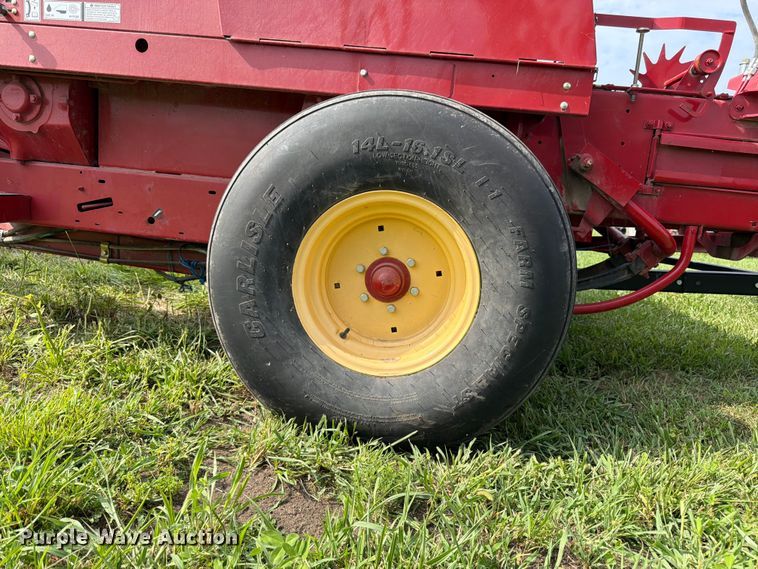 image for item FK3239 2021 New Holland BC5070 small square baler