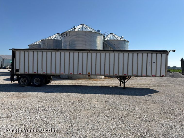 image for item FK4062 2004 Trail King  LD2-4690-54 walking floor trailer