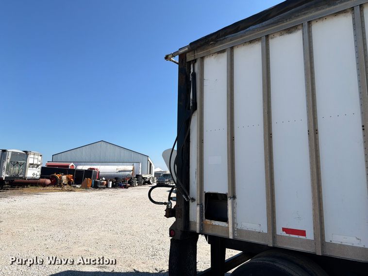 image for item FK4062 2004 Trail King  LD2-4690-54 walking floor trailer